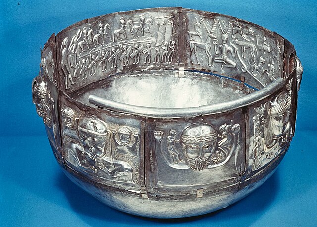 Gundestrup cauldron - F.I.4277.jpg by Nationalmuseet, Lennart Larsen / CC BY-SA 3.0