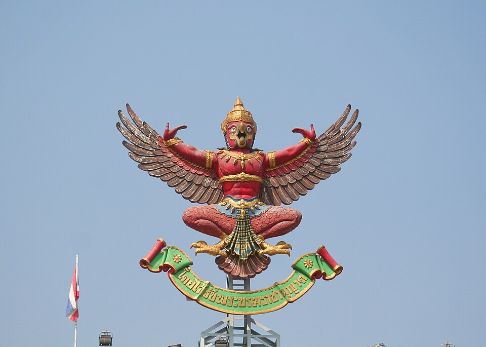 ครุฑปฏิมาที่กรุงเทพมหานคร - Garuda sculpture at Bangkok.